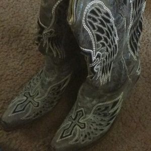 Corral tan boots black wings black crosses